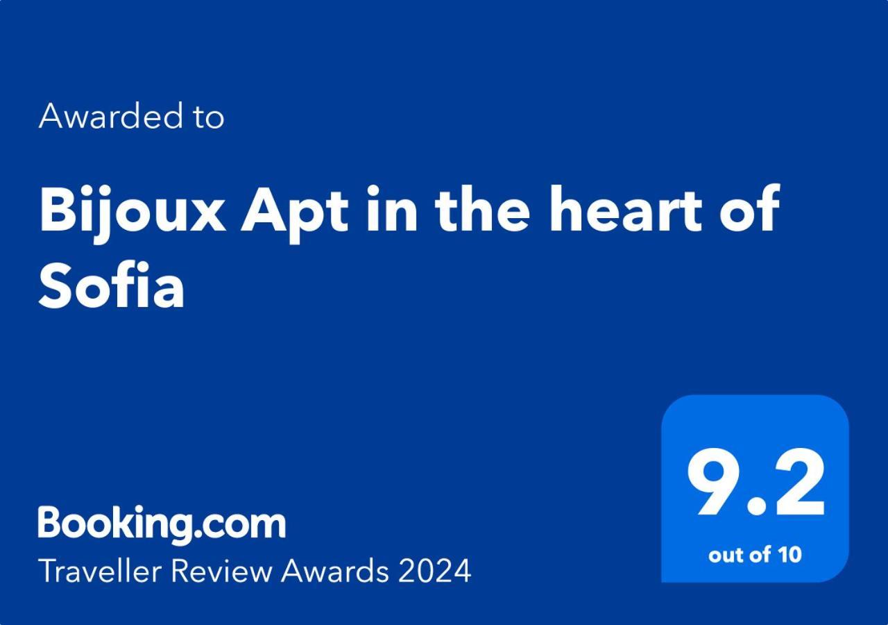 Bijoux In The Heart Of